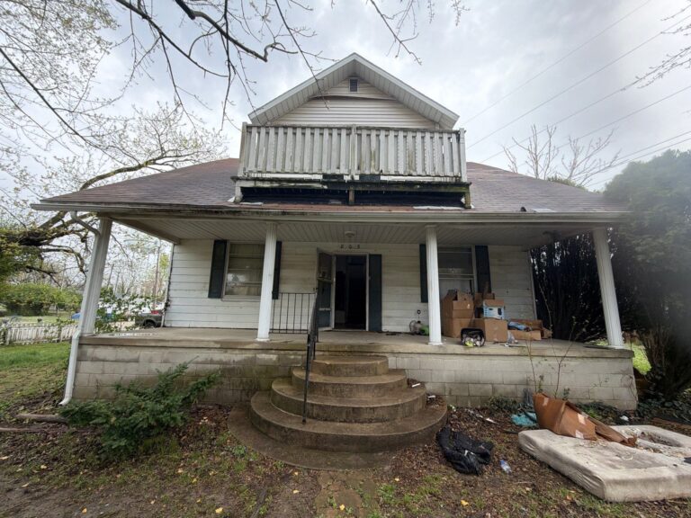 805 S Hickory St, Centralia, IL 62801