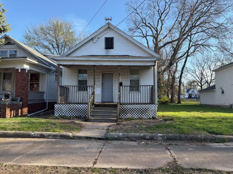 1022 West Adrian G. Hinton Avenue, Peoria, IL 61605, USA