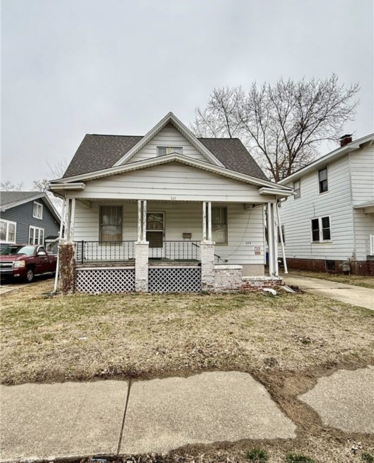 644 W Division St. Decatur IL 92,526