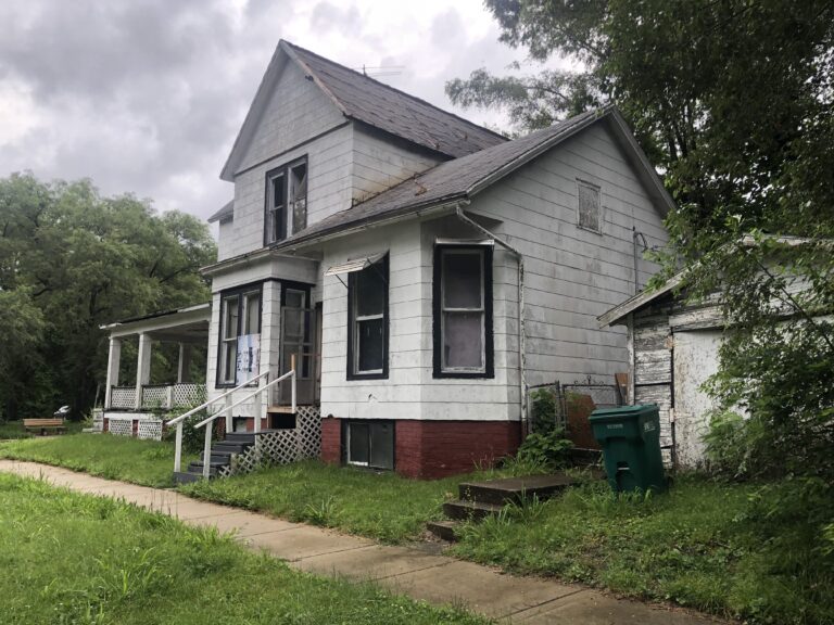 1103 E Prairie Decatur IL 62,521