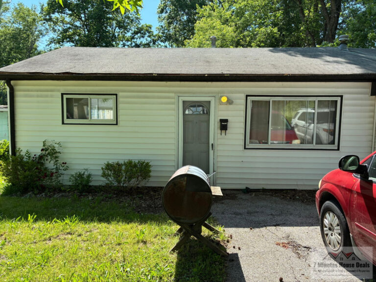 10249 Earl Dr Saint Louis MO 63,136