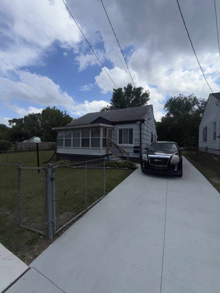 310 E Lyndon Ave, Flint, MI 48505, USA