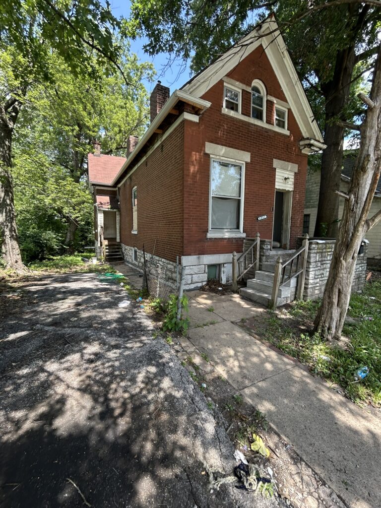 5051 Thrush Avenue, St. Louis MO 63,120