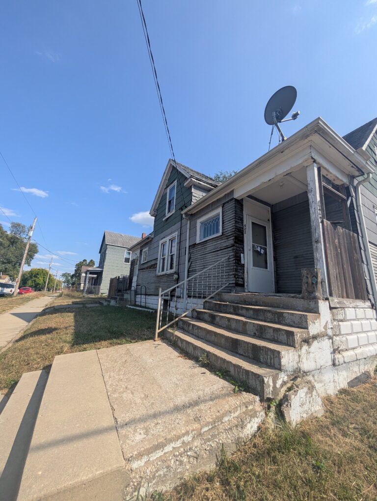422 S Louisa St, Peoria, IL 61605