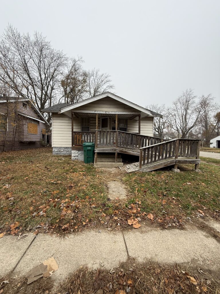 1652 E Hickory St, Decatur, IL 62526, USA