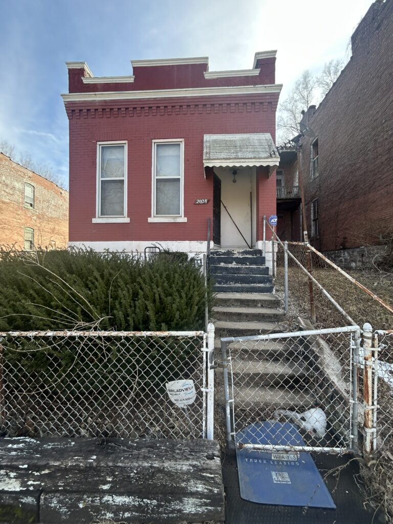 2028 E Prairie Ave, Saint Louis, MO 63107