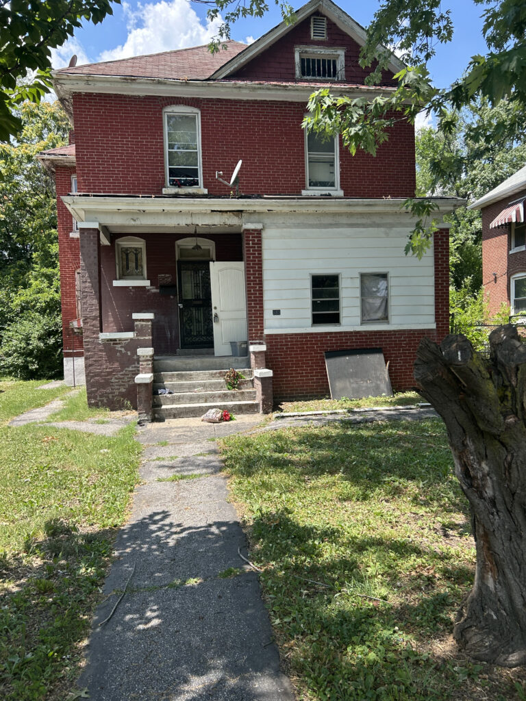 563 N 24th ST, East Saint Louis, IL 62205