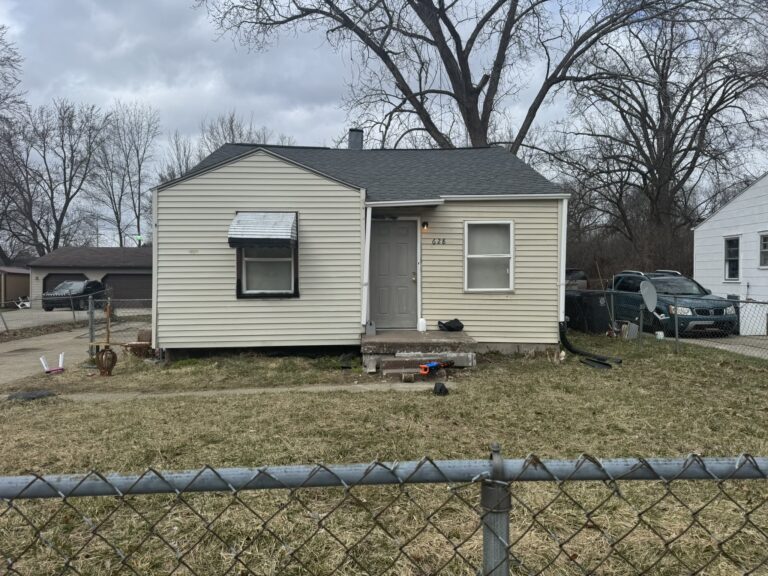 628 W Home Ave, Flint MI 48,505