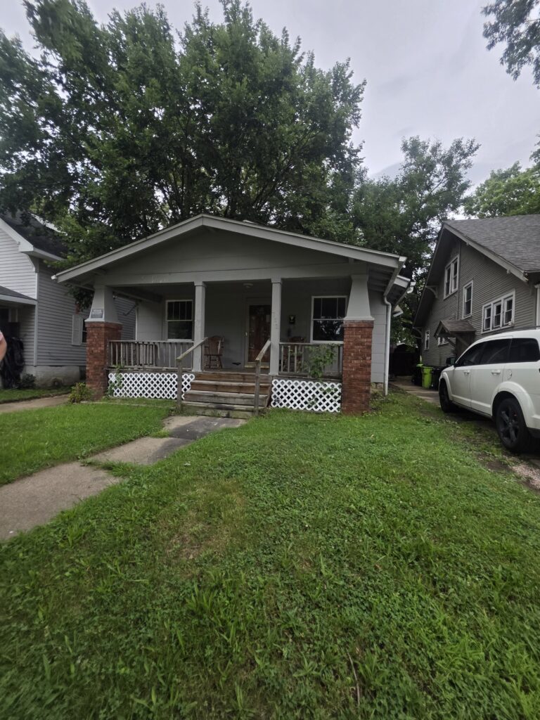 712 W Waggoner St, Decatur, IL 62526, USA