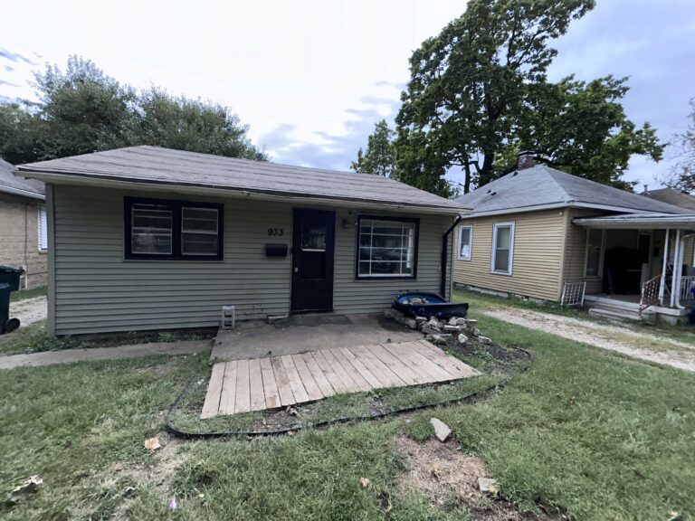 933 Elmhurst Ave, Decatur, IL 62526, USA