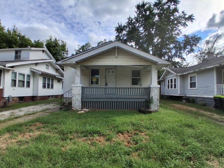 765 W Division St, Decatur, IL 62526, USA