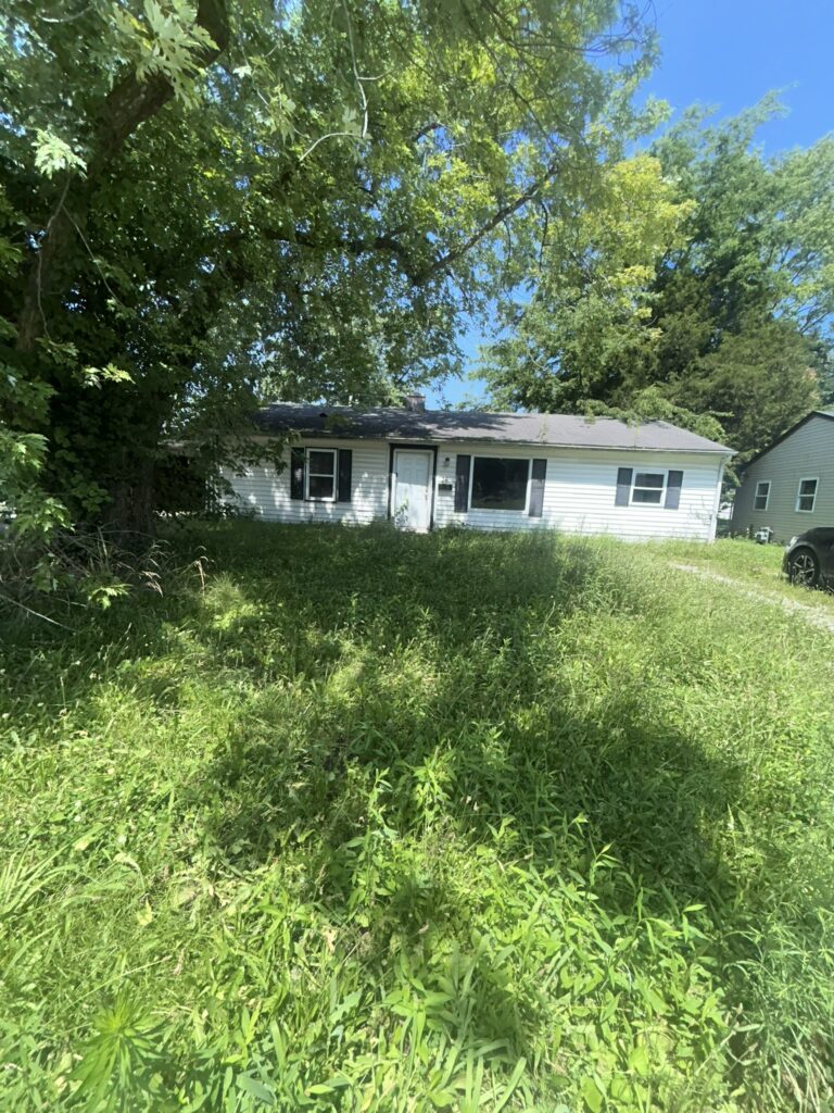 34 Saint Columba Dr, Cahokia,IL 62206